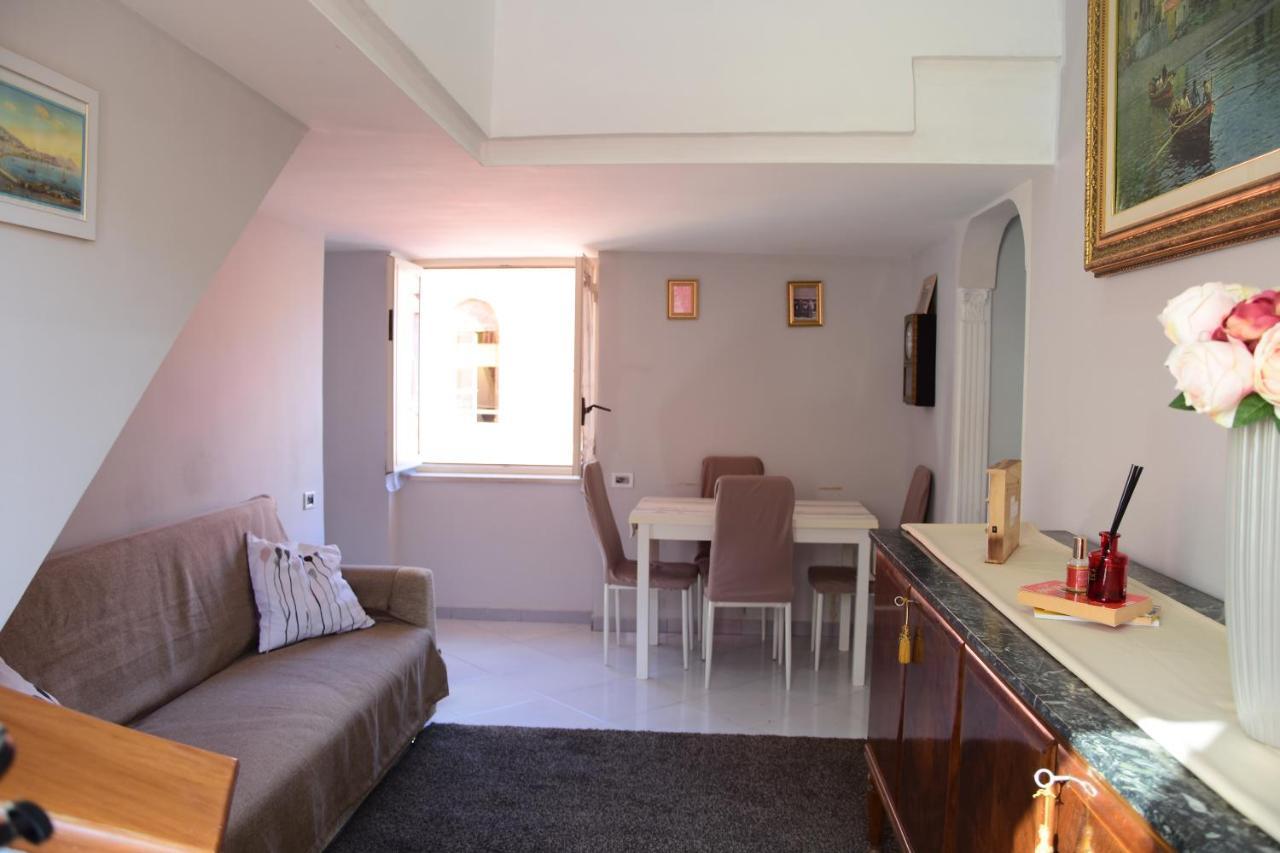 Апартаменты Scugnizzella Holiday House Неаполь Экстерьер фото