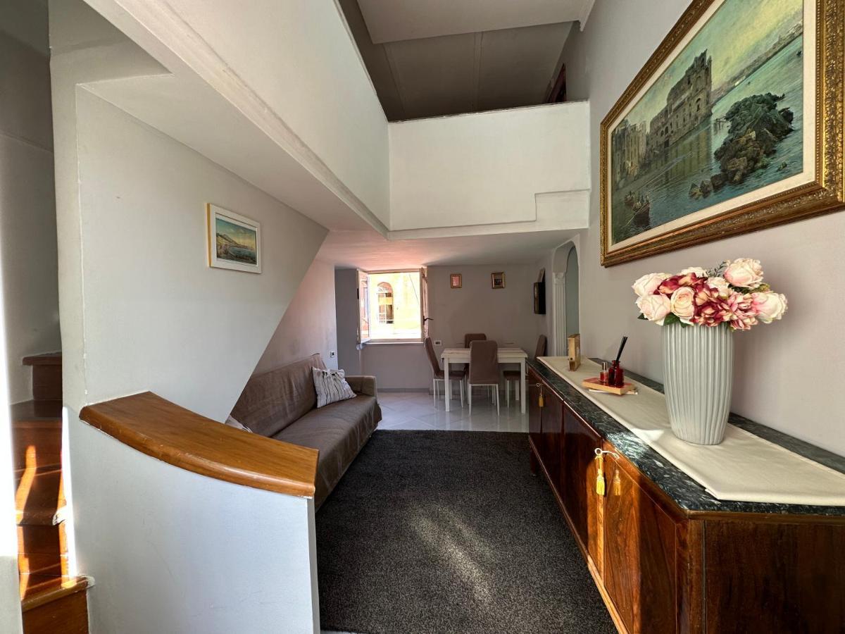 Апартаменты Scugnizzella Holiday House Неаполь Экстерьер фото