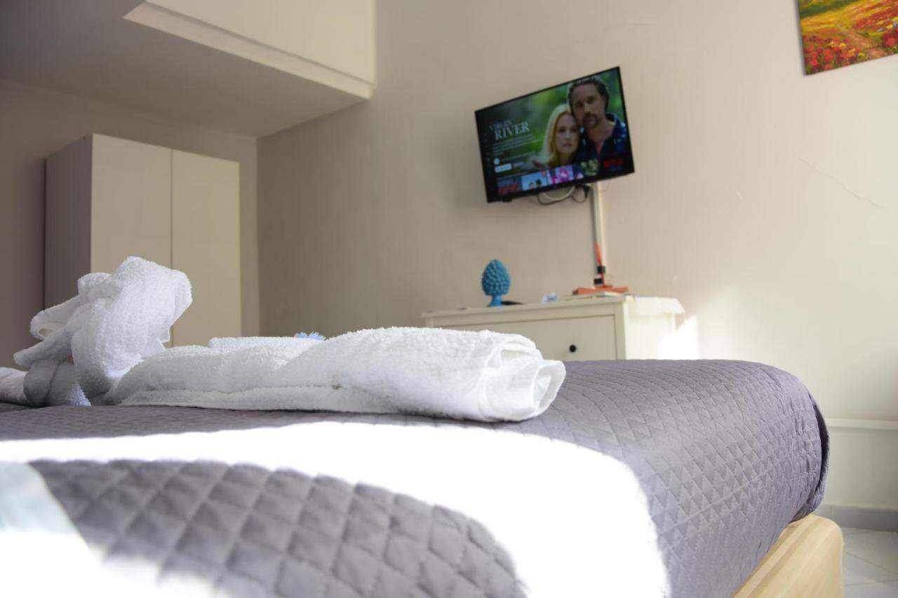 Апартаменты Scugnizzella Holiday House Неаполь Экстерьер фото
