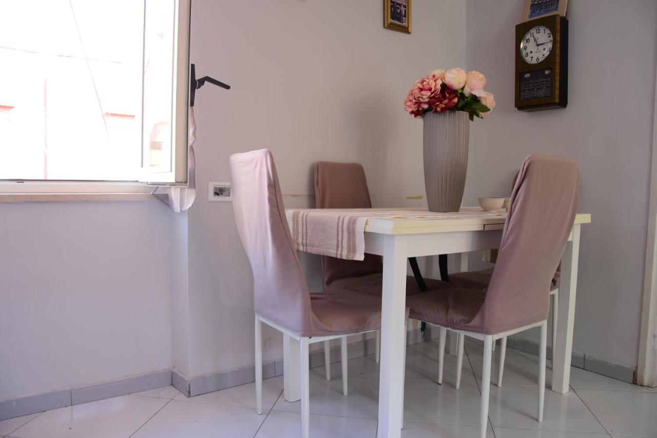 Апартаменты Scugnizzella Holiday House Неаполь Экстерьер фото