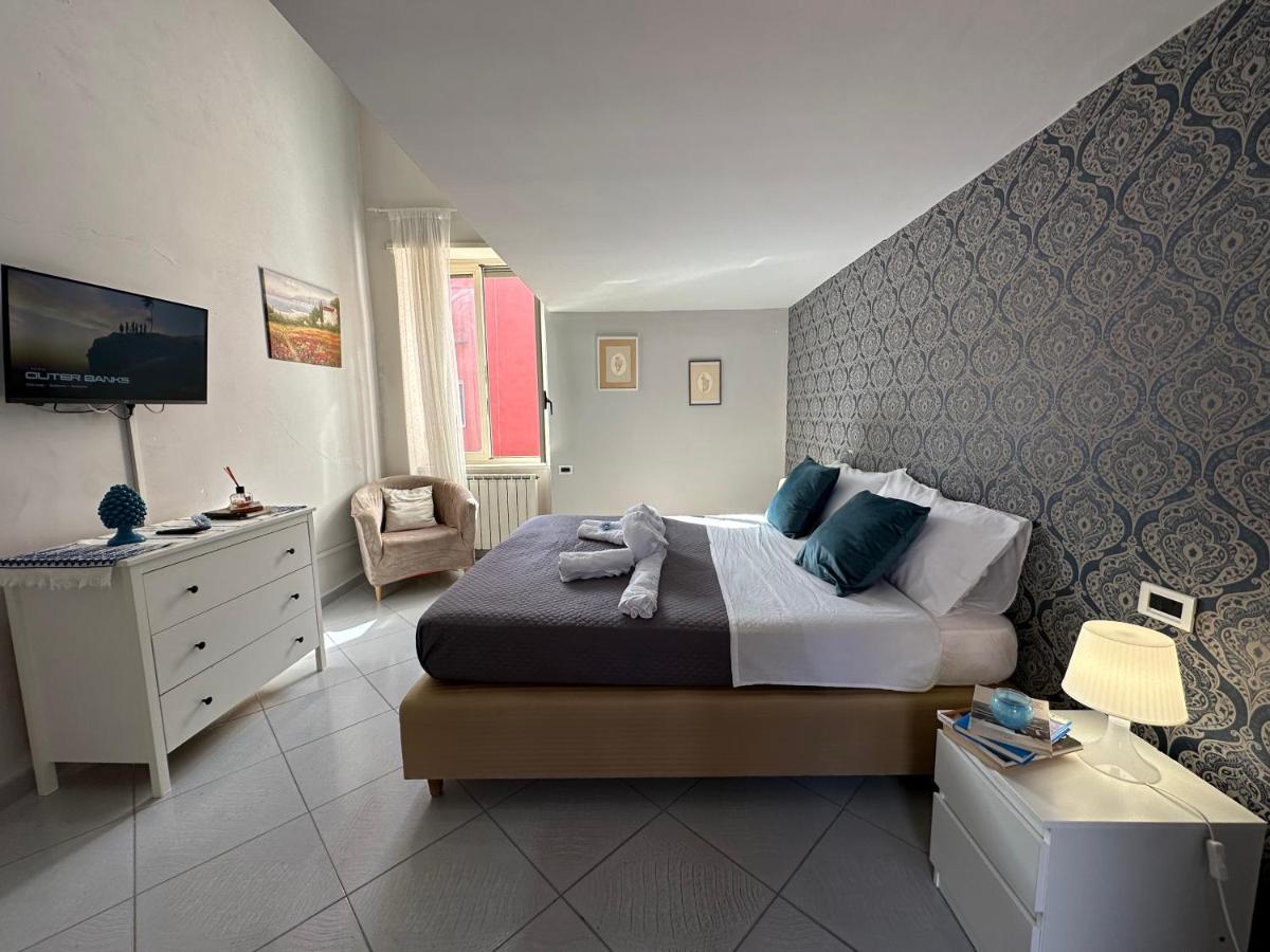 Апартаменты Scugnizzella Holiday House Неаполь Экстерьер фото