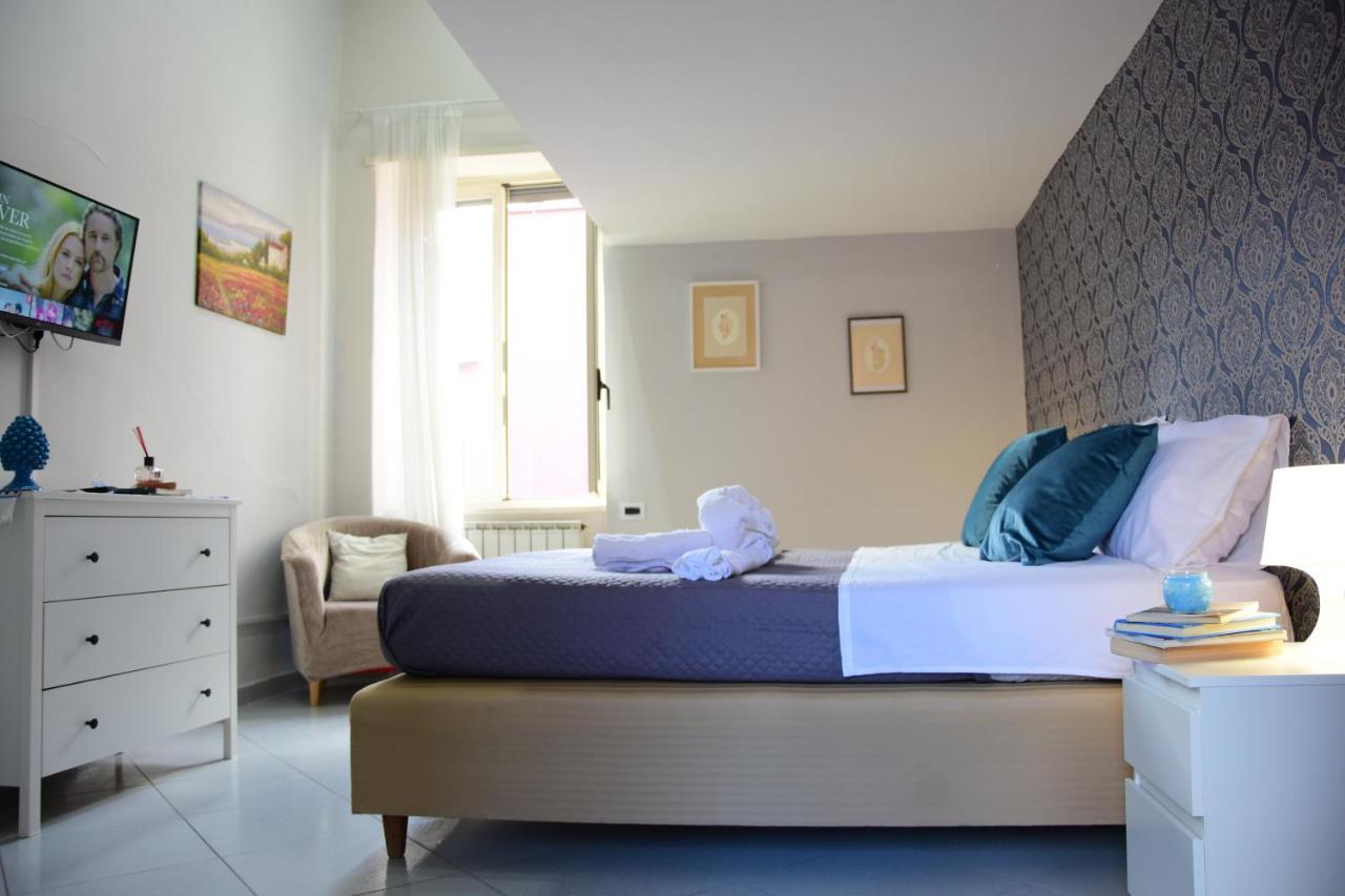 Апартаменты Scugnizzella Holiday House Неаполь Экстерьер фото